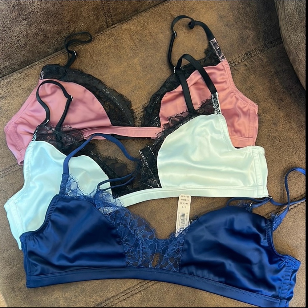 Three Victoria’s Secret Bras Size Large. NWT